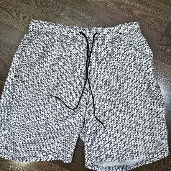 Calvin Klein Swim Shorts Zig-Zag Pattern Drawstring Waist | Size Medium - Picture 1 of 11